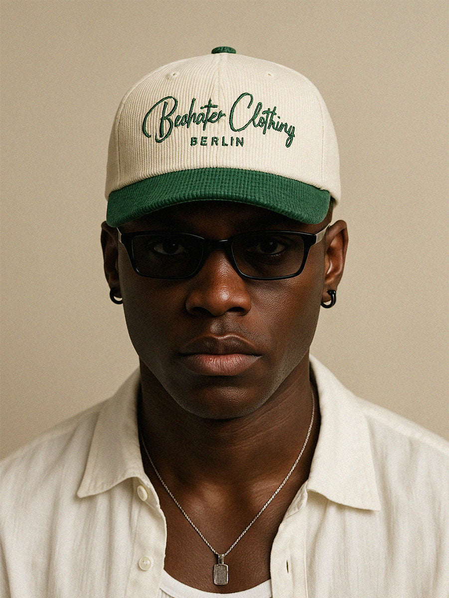 Grüne Cord Cap Baseball Edition – hochwertige 2D-Stickerei, strukturierter Cordstoff & markantes Label-Tag für einen einzigartigen Classic Look.