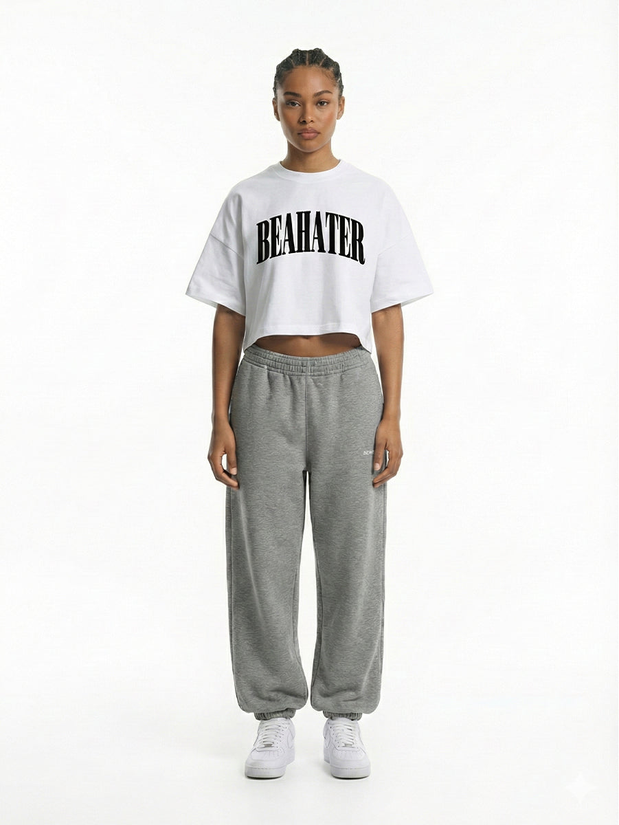 Weißes Cropped Oversized T-Shirt von BEAHATER, getragenes Model