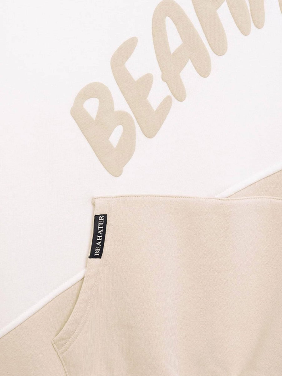 Detail: Beige Oversized Hoodie mit Puff-Print & Carbon-Brushed-Finish – Dope Crew Damen & Herren