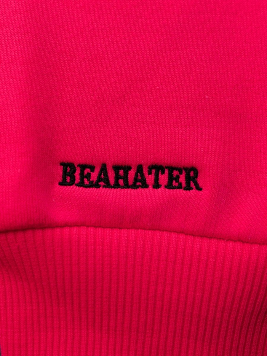 Pink Hoodie mit Stickerei am Ärmel – Oversized Streetwear aus Augsburg im hochwertigen Unisex Look